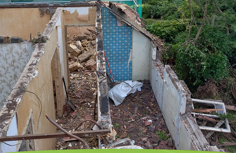 Demolition of a house in Camberwell